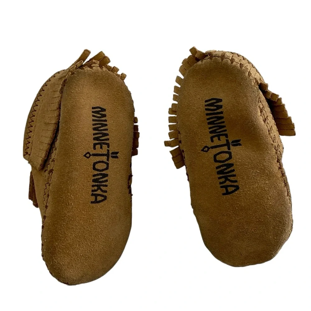 Minnetonka Infant Soft Suede Upper Leather Riley Bootie Fringe Boho Comfy 2 Pull